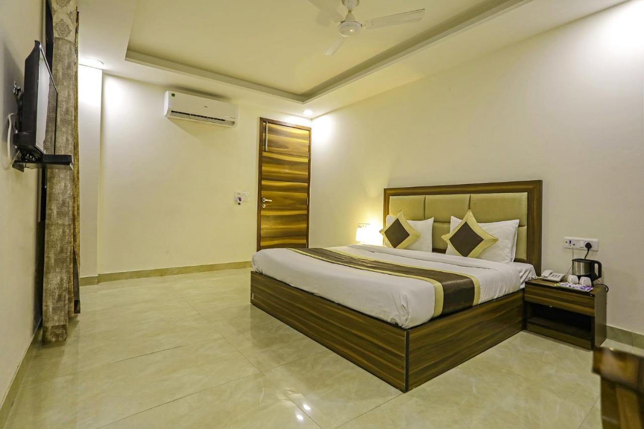 Fabhotel White House Bnb - Nr Yashobhoomi Convention Centre Dillí Exteriér fotografie