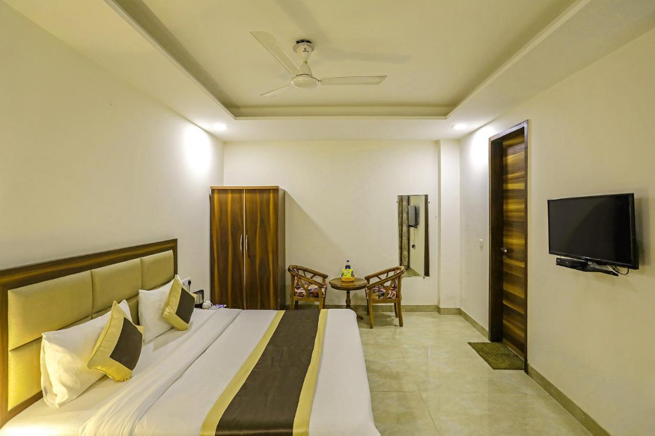 Fabhotel White House Bnb - Nr Yashobhoomi Convention Centre Dillí Exteriér fotografie