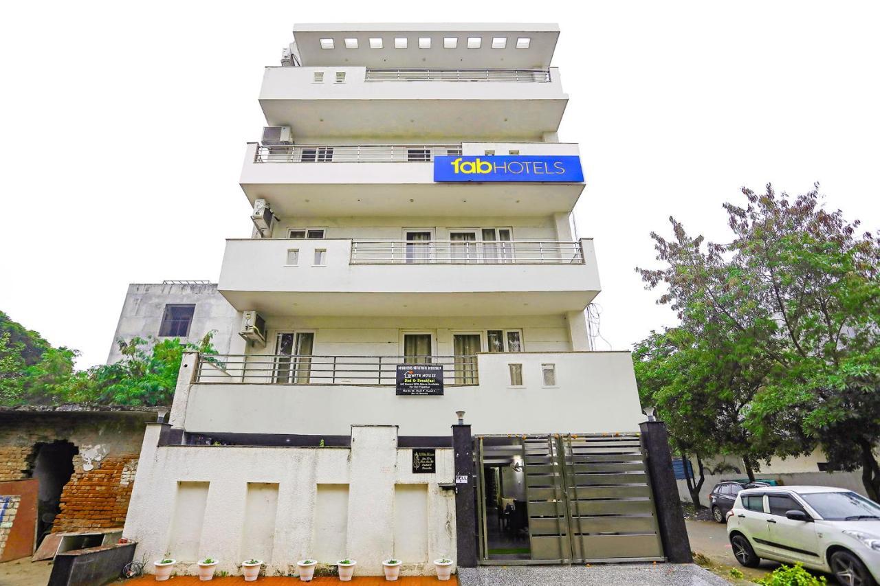 Fabhotel White House Bnb - Nr Yashobhoomi Convention Centre Dillí Exteriér fotografie
