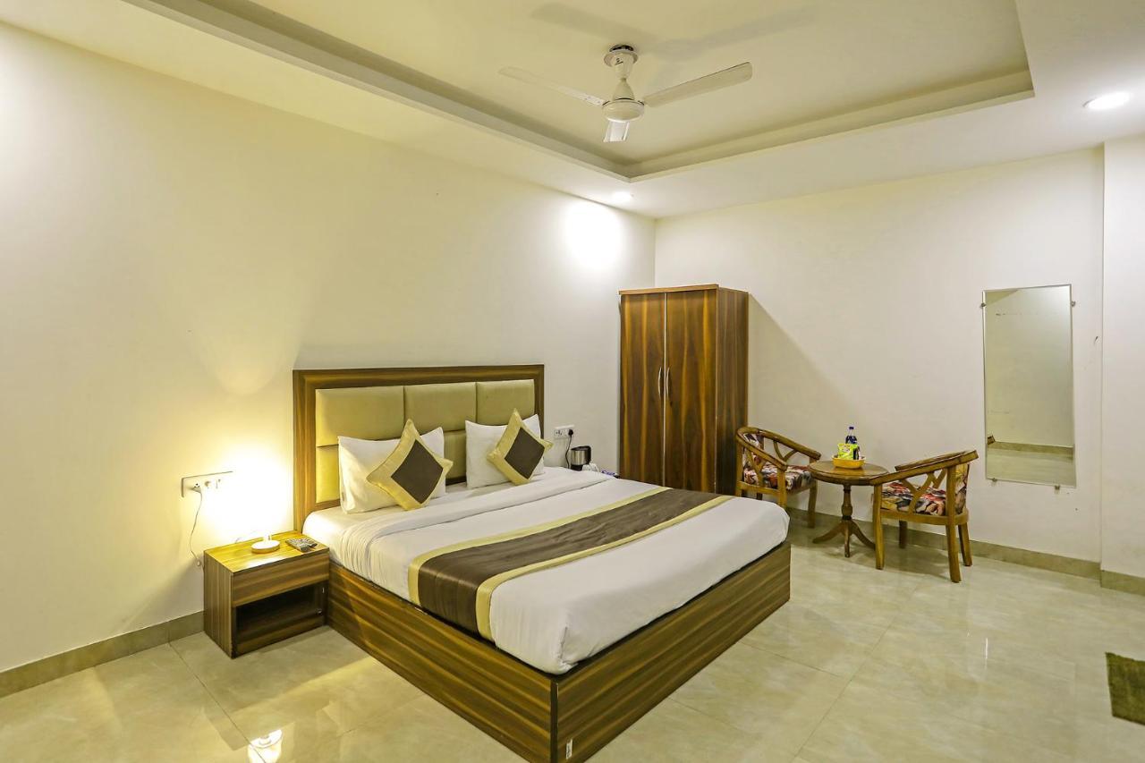 Fabhotel White House Bnb - Nr Yashobhoomi Convention Centre Dillí Exteriér fotografie
