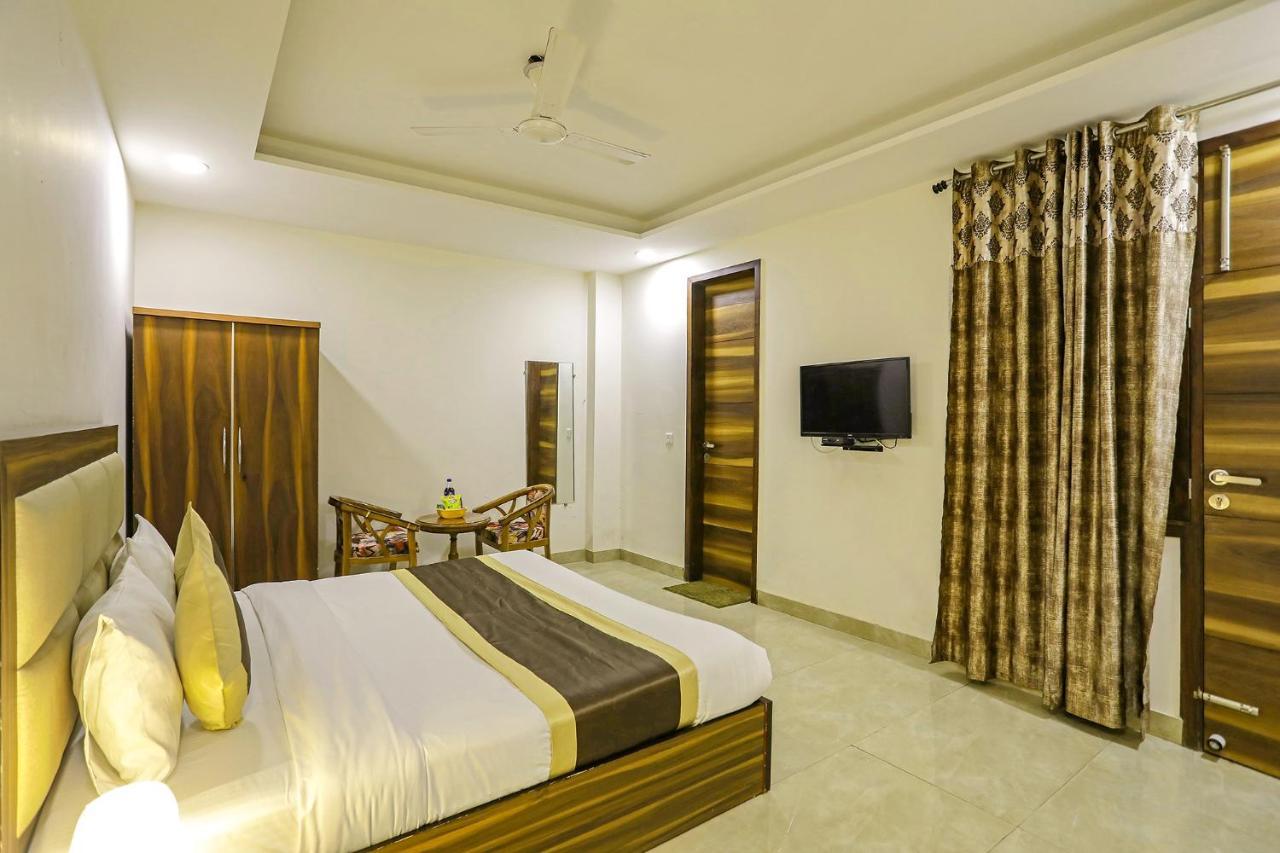 Fabhotel White House Bnb - Nr Yashobhoomi Convention Centre Dillí Exteriér fotografie
