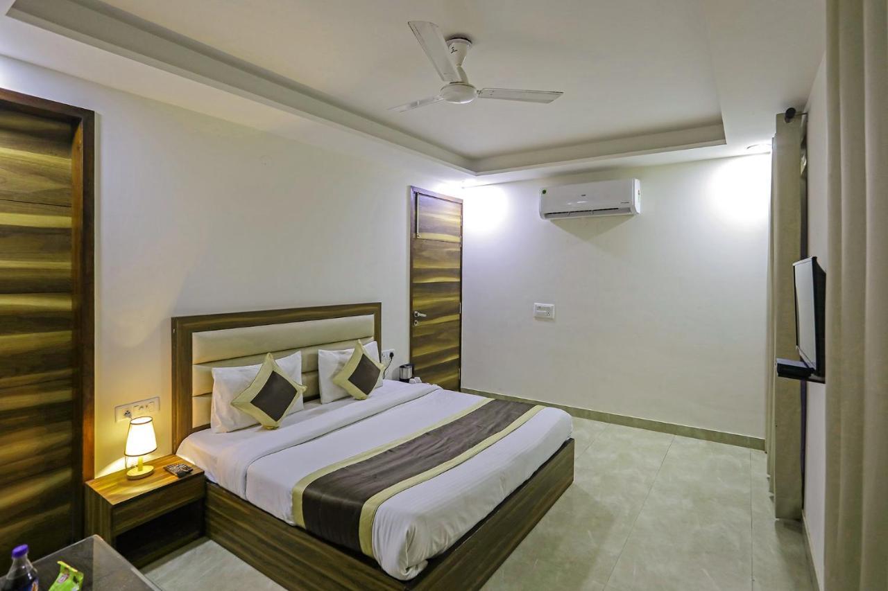 Fabhotel White House Bnb - Nr Yashobhoomi Convention Centre Dillí Exteriér fotografie