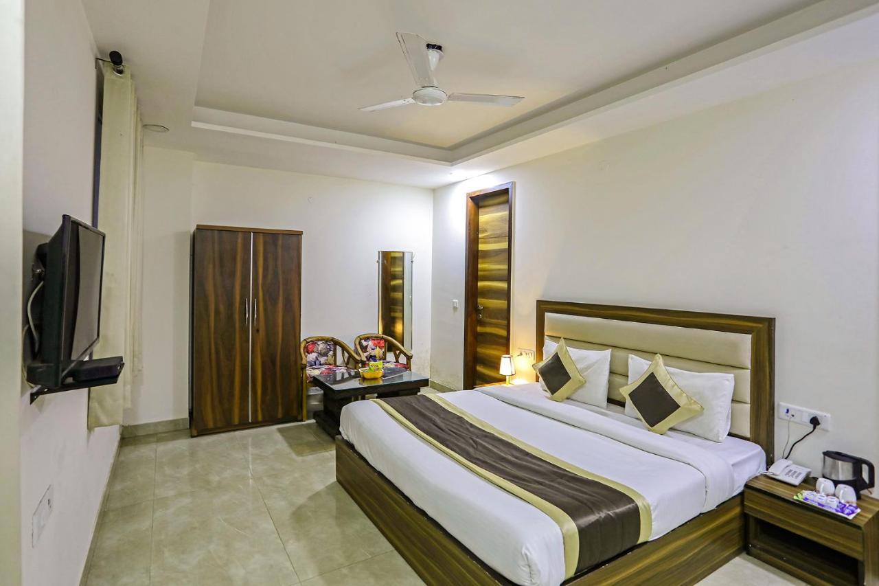 Fabhotel White House Bnb - Nr Yashobhoomi Convention Centre Dillí Exteriér fotografie